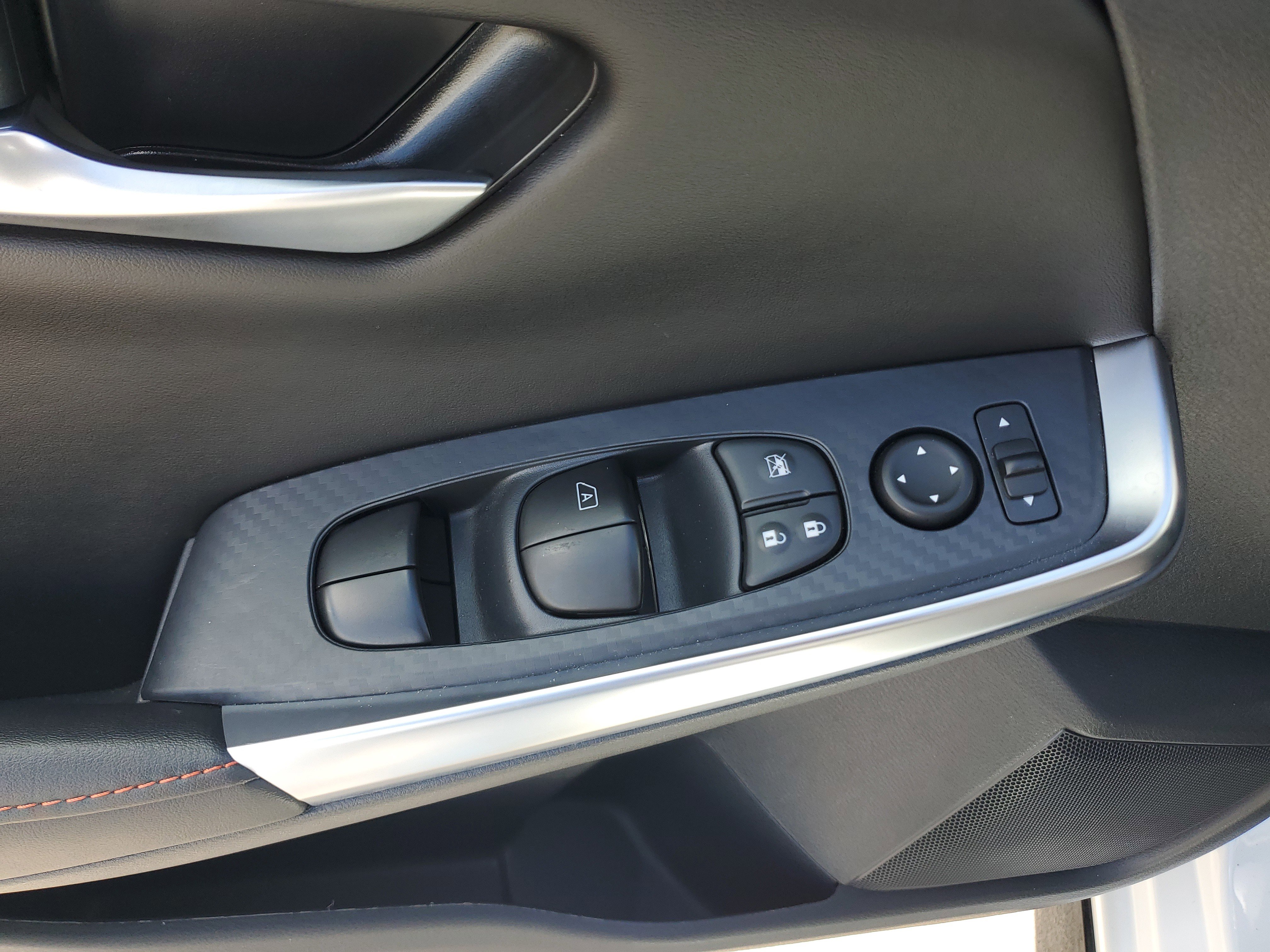 Certified 2025 Nissan Sentra SR w/ Midnight Edition image 22