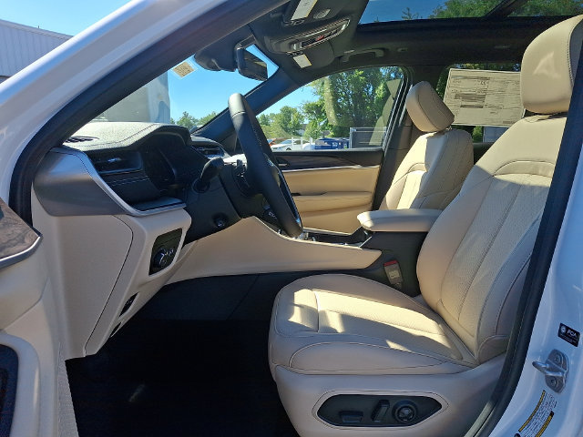 New 2027 Jeep Grand Cherokee Limited AWD/4WD image 10