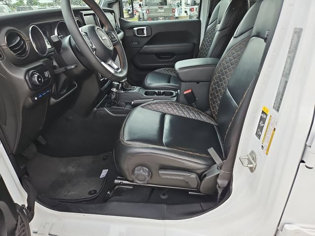 Used 2023 Jeep Wrangler Unlimited Sahara AWD/4WD image 18