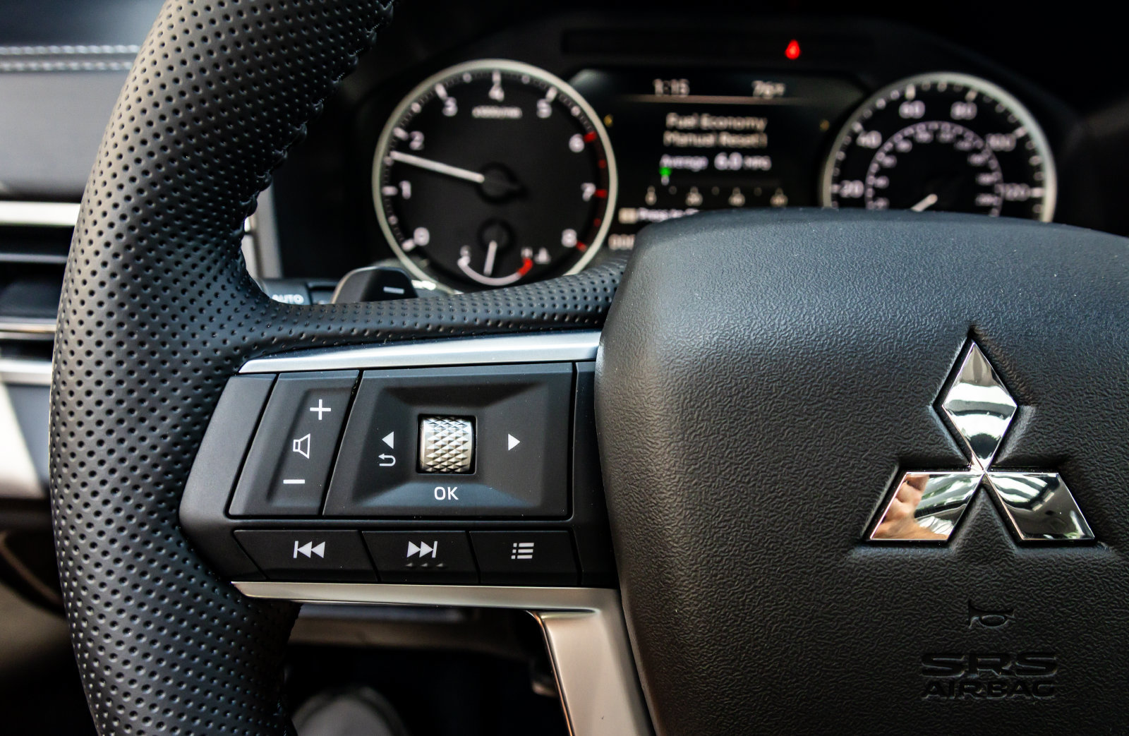 New 2026 Mitsubishi Outlander AWD image 29