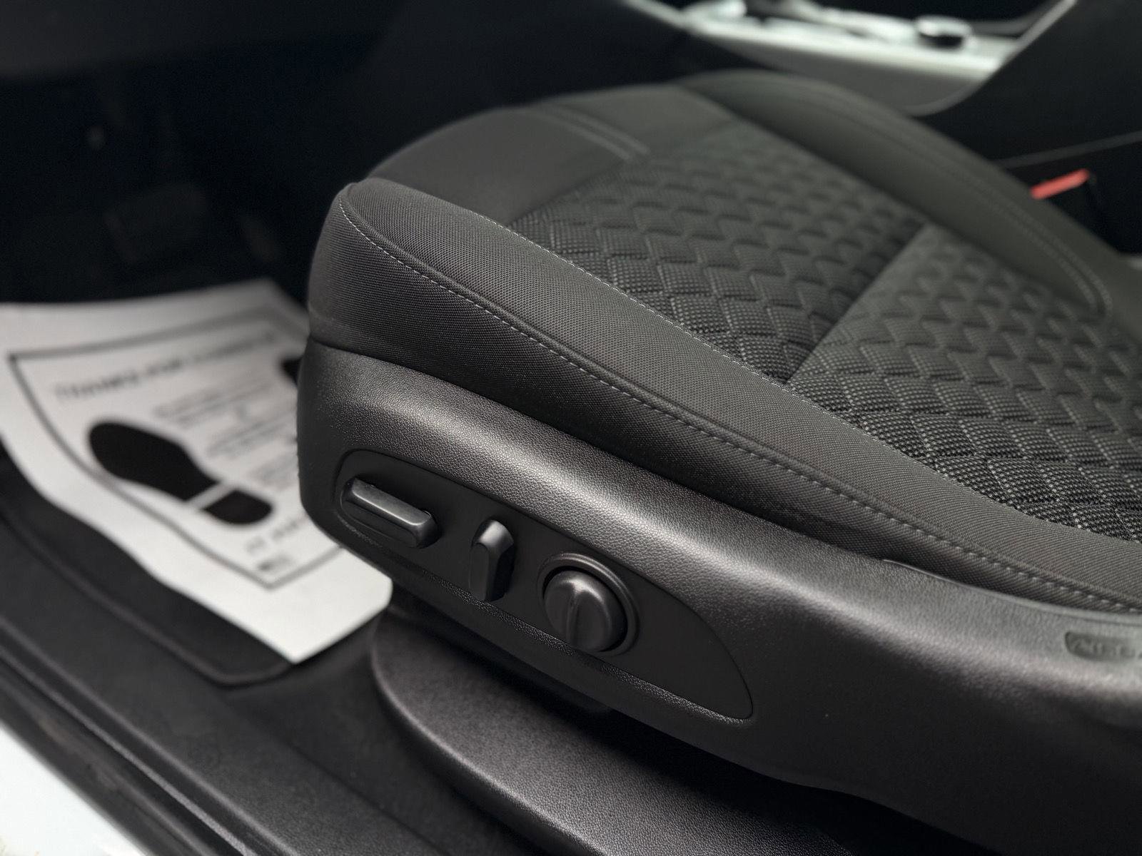 Used 2019 Chevrolet Blazer LT image 16