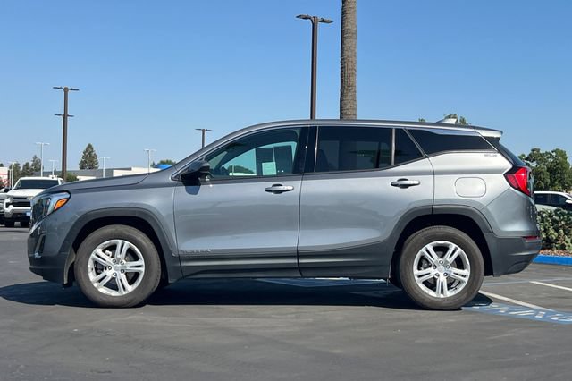 Used 2020 GMC Terrain SLE w/ LPO, Floor Liner Package AWD/4WD image 7