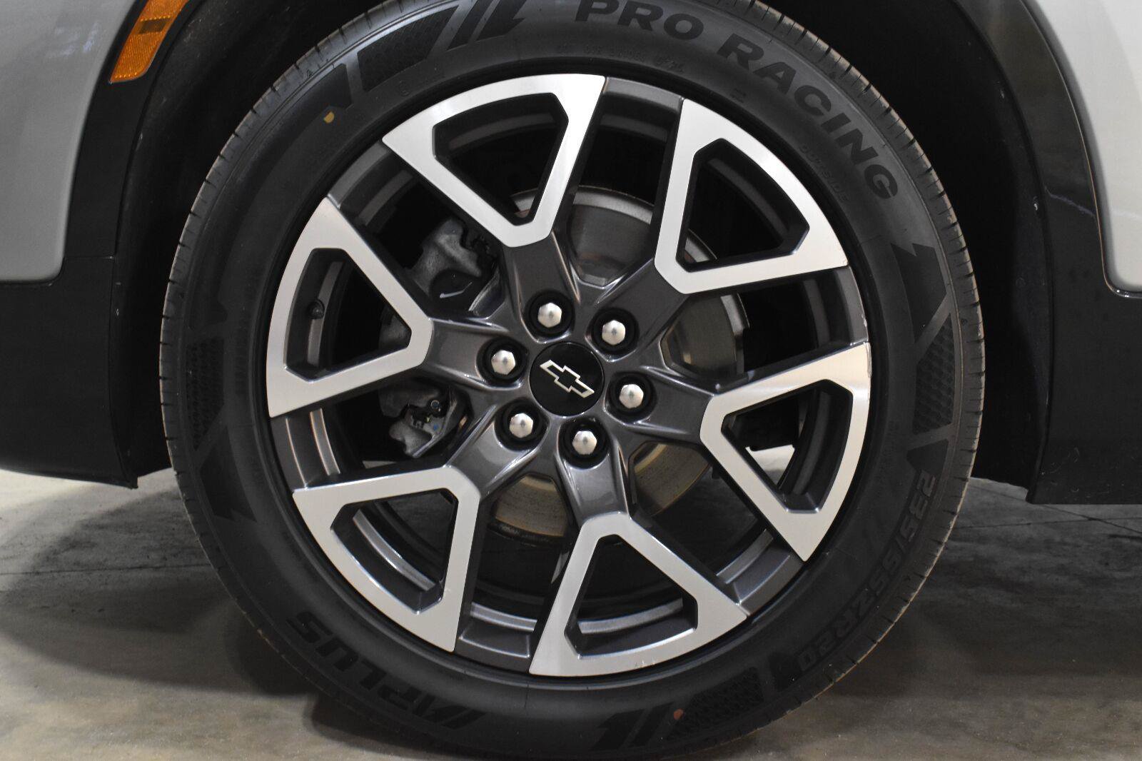 Used 2025 Chevrolet Blazer RS FWD image 30