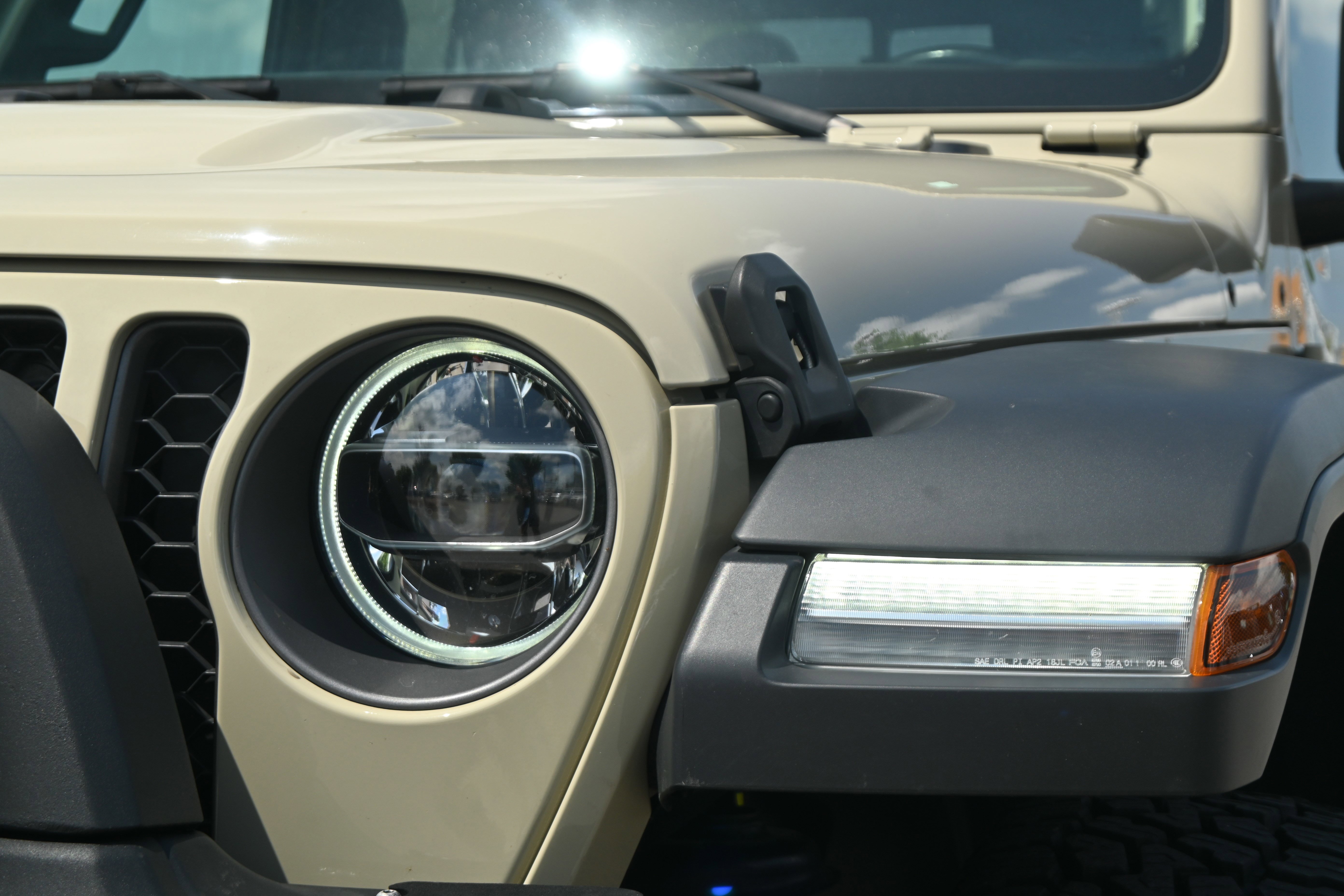 Used 2020 Jeep Gladiator Rubicon AWD/4WD image 6
