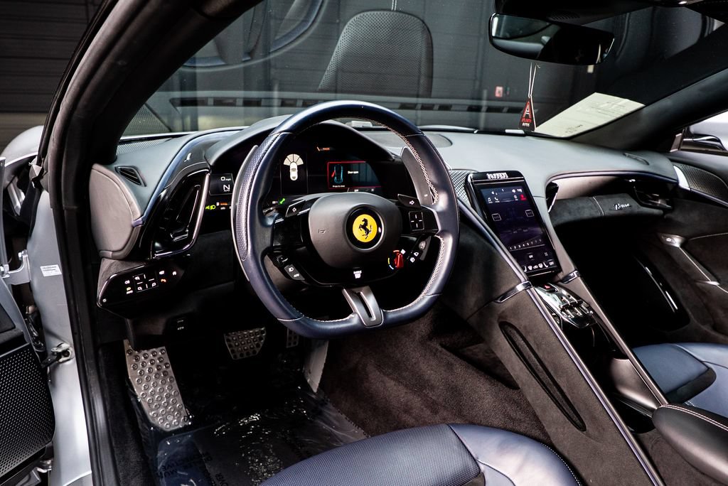 Used 2022 Ferrari Roma RWD image 34