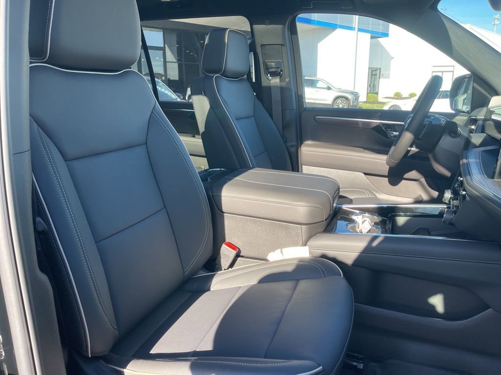 New 2026 Chevrolet Suburban Premier w/ Sun And Tow Package image 21