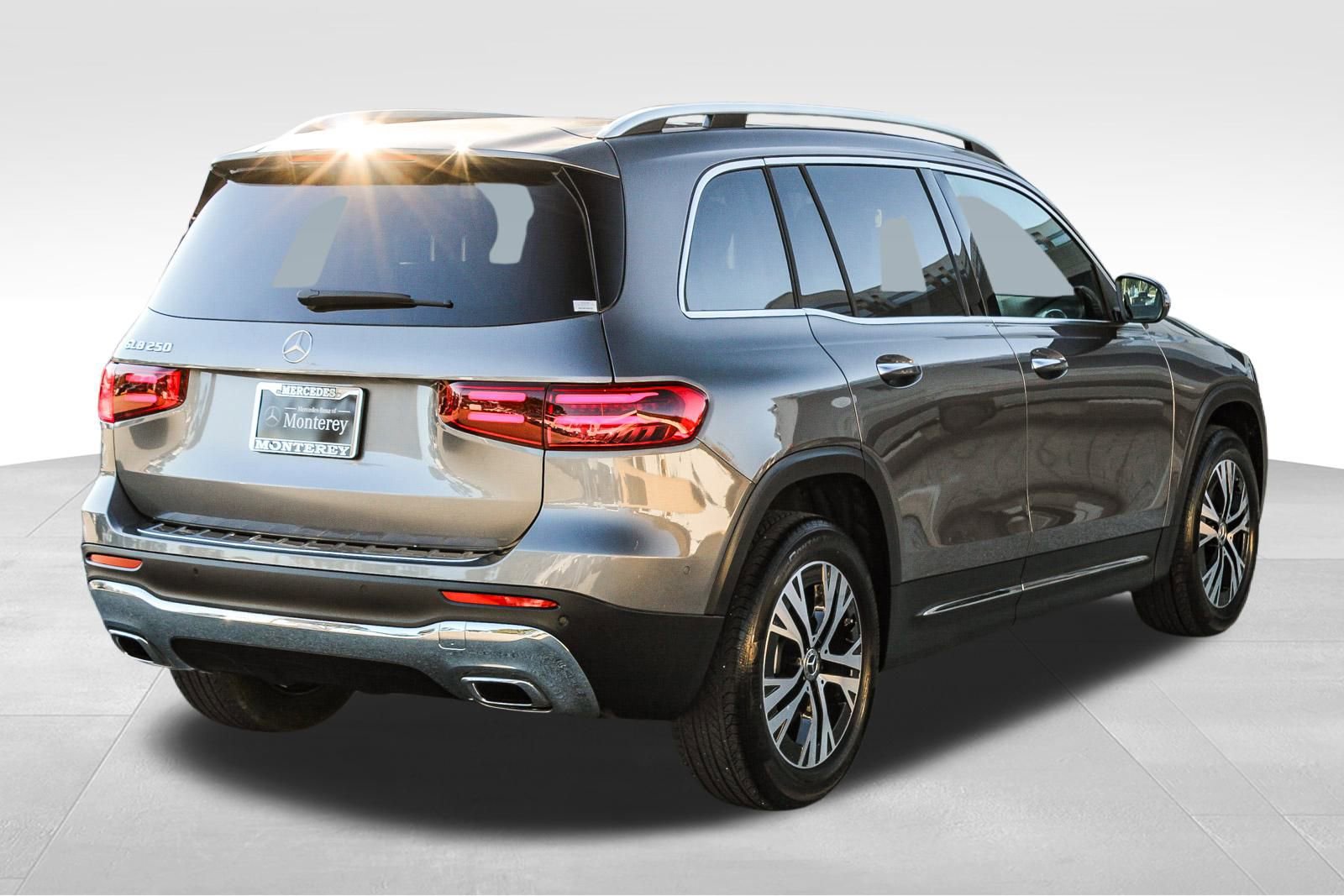 Certified 2024 Mercedes-Benz GLB 250 image 9