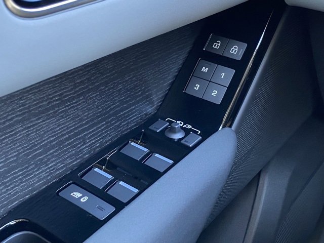 New 2025 Land Rover Range Rover Velar S image 24
