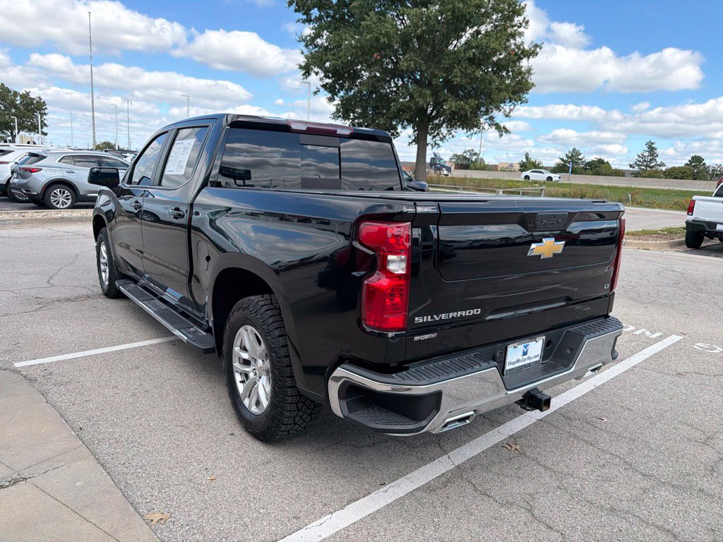 Used 2021 Chevrolet Silverado 1500 LT w/ Diesel Off-Road Package AWD/4WD image 5