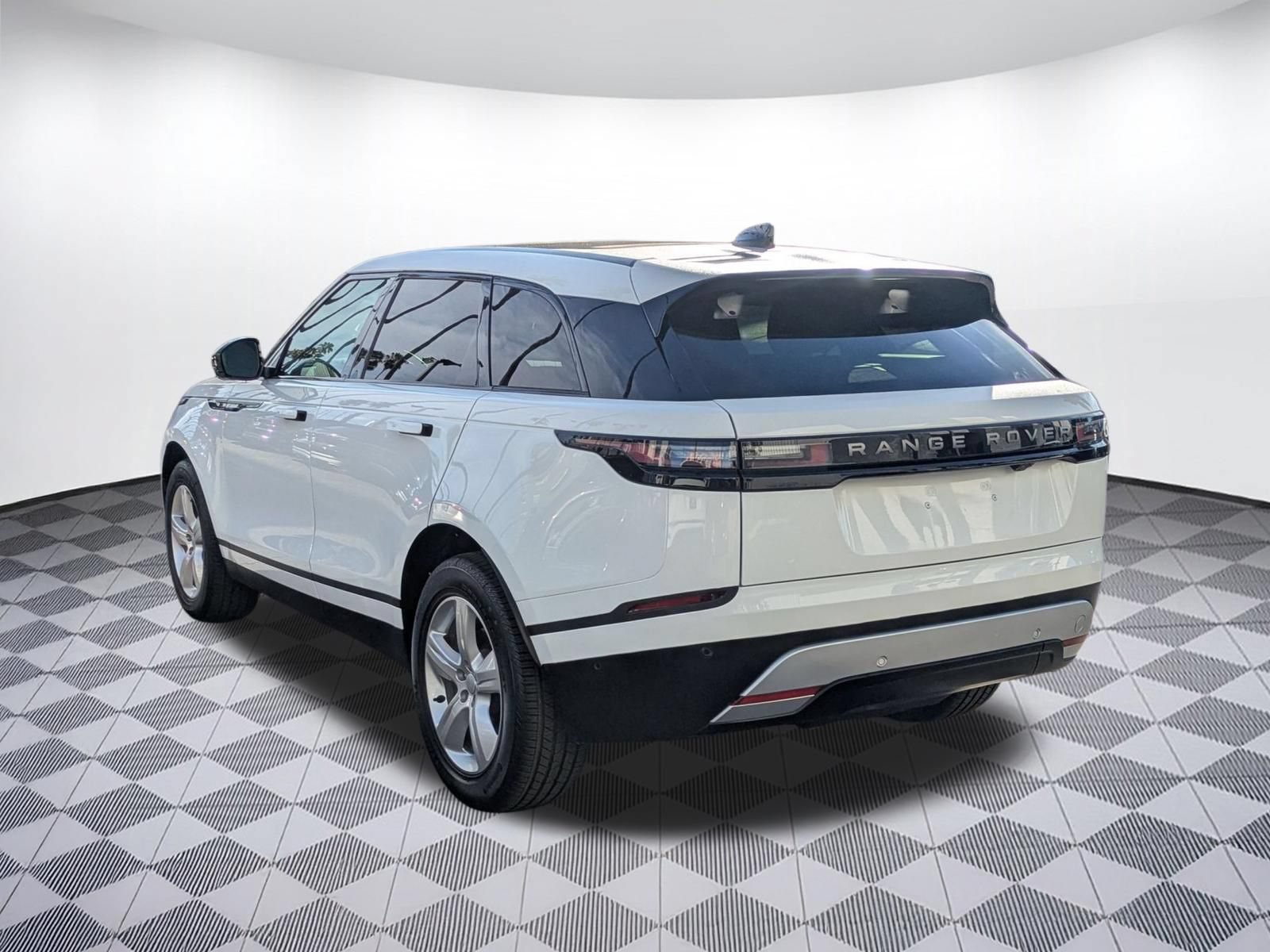 Used 2026 Land Rover Range Rover Velar S AWD/4WD image 7