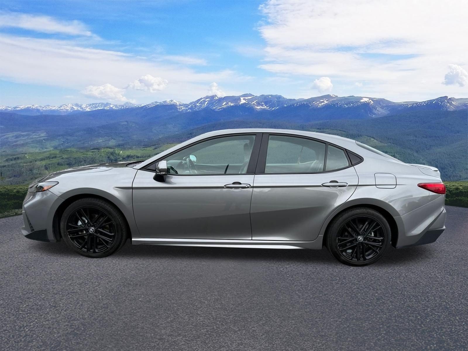 Used 2025 Toyota Camry SE FWD image 2