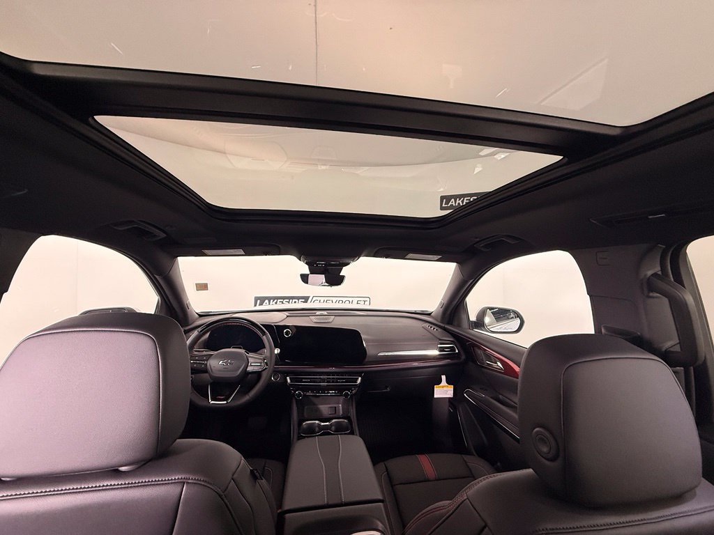 New 2026 Chevrolet Traverse RS w/ LPO, Floor Liner Package AWD/4WD image 25