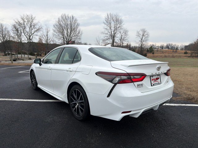 Used 2021 Toyota Camry SE image 7