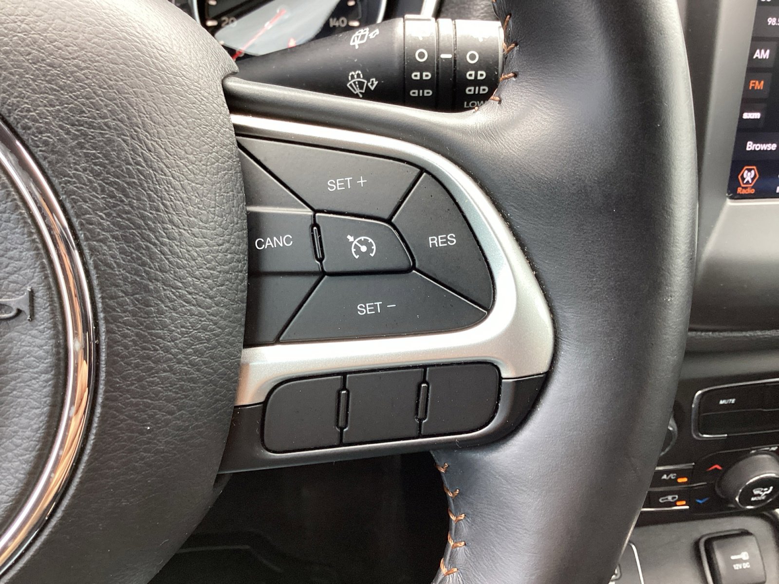 Used 2018 Jeep Compass Latitude w/ Popular Equipment Group image 29