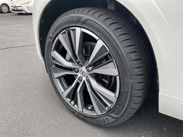 Used 2022 Volvo XC60 B5 Momentum w/ Climate Package FWD image 13