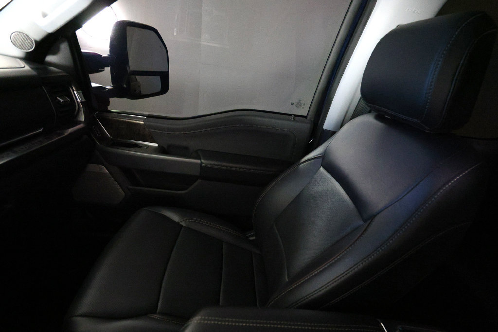 Used 2024 Ford F250 Lariat w/ Black Appearance Package AWD/4WD image 30