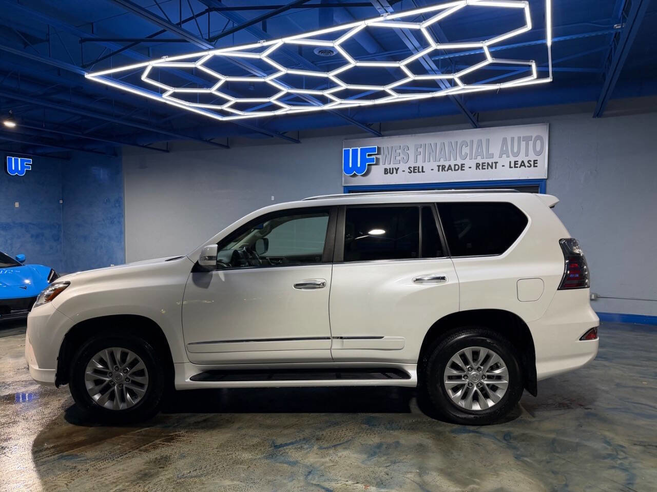 Used 2017 Lexus GX 460 Premium w/ Premium Package image 14