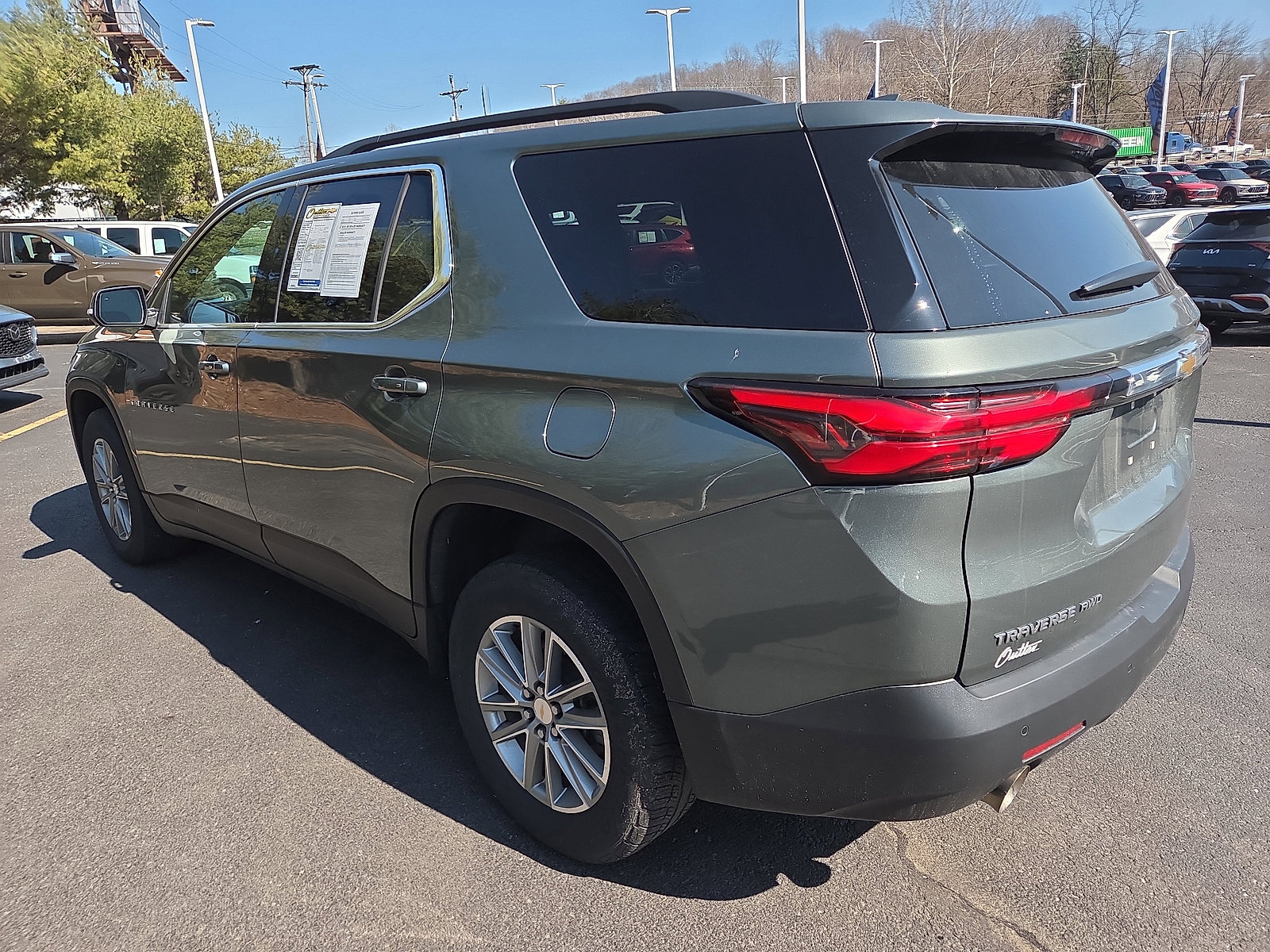 Used 2023 Chevrolet Traverse LT image 5