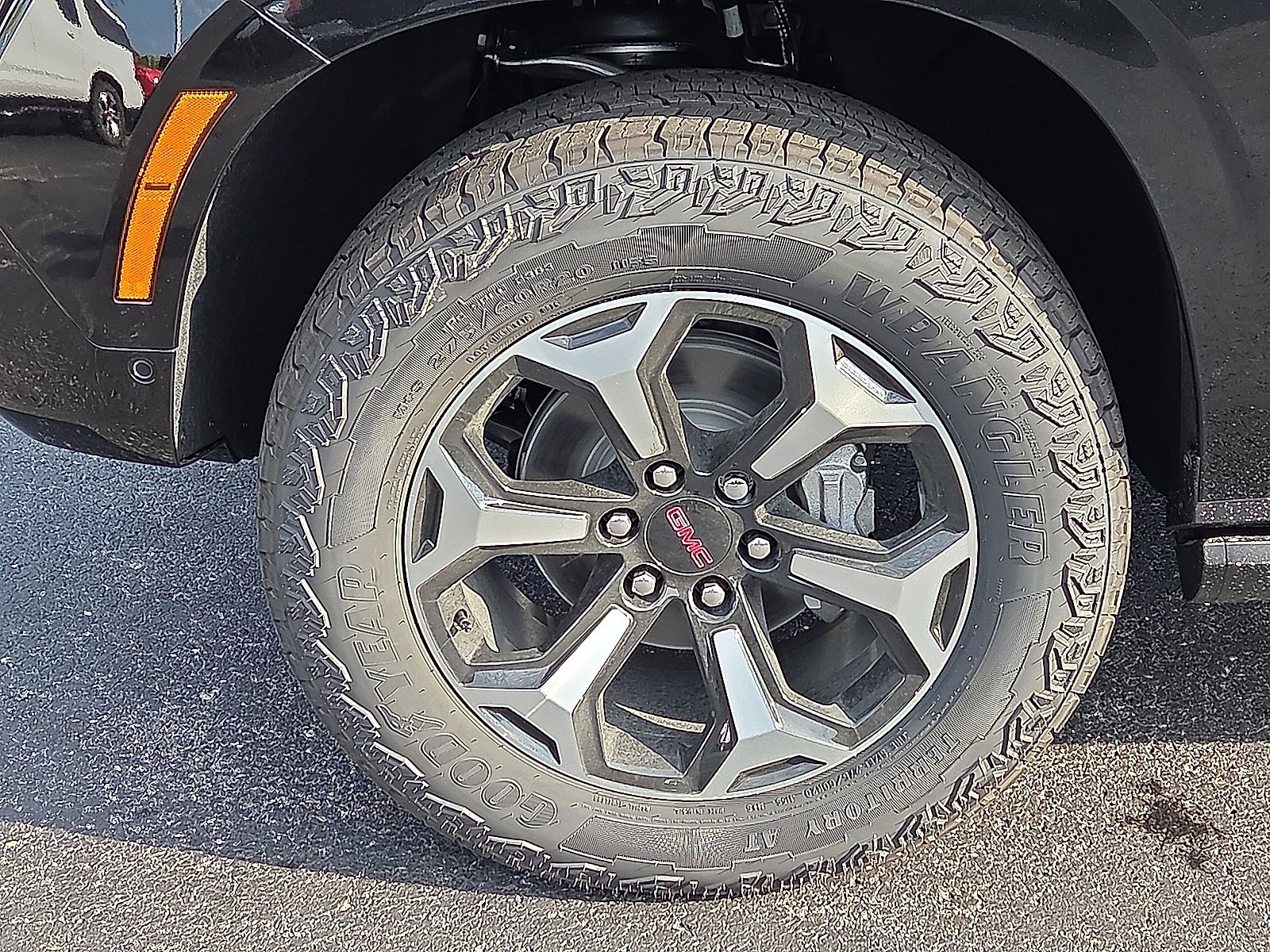 New 2026 GMC Yukon XL AT4 w/ AT4 Premium Plus Package image 7