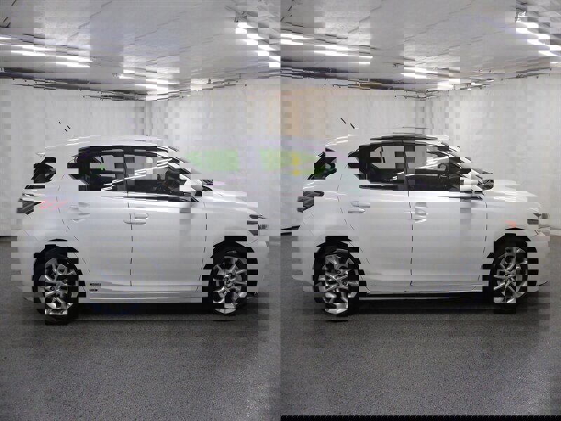 Used 2012 Lexus CT 200h Premium image 8