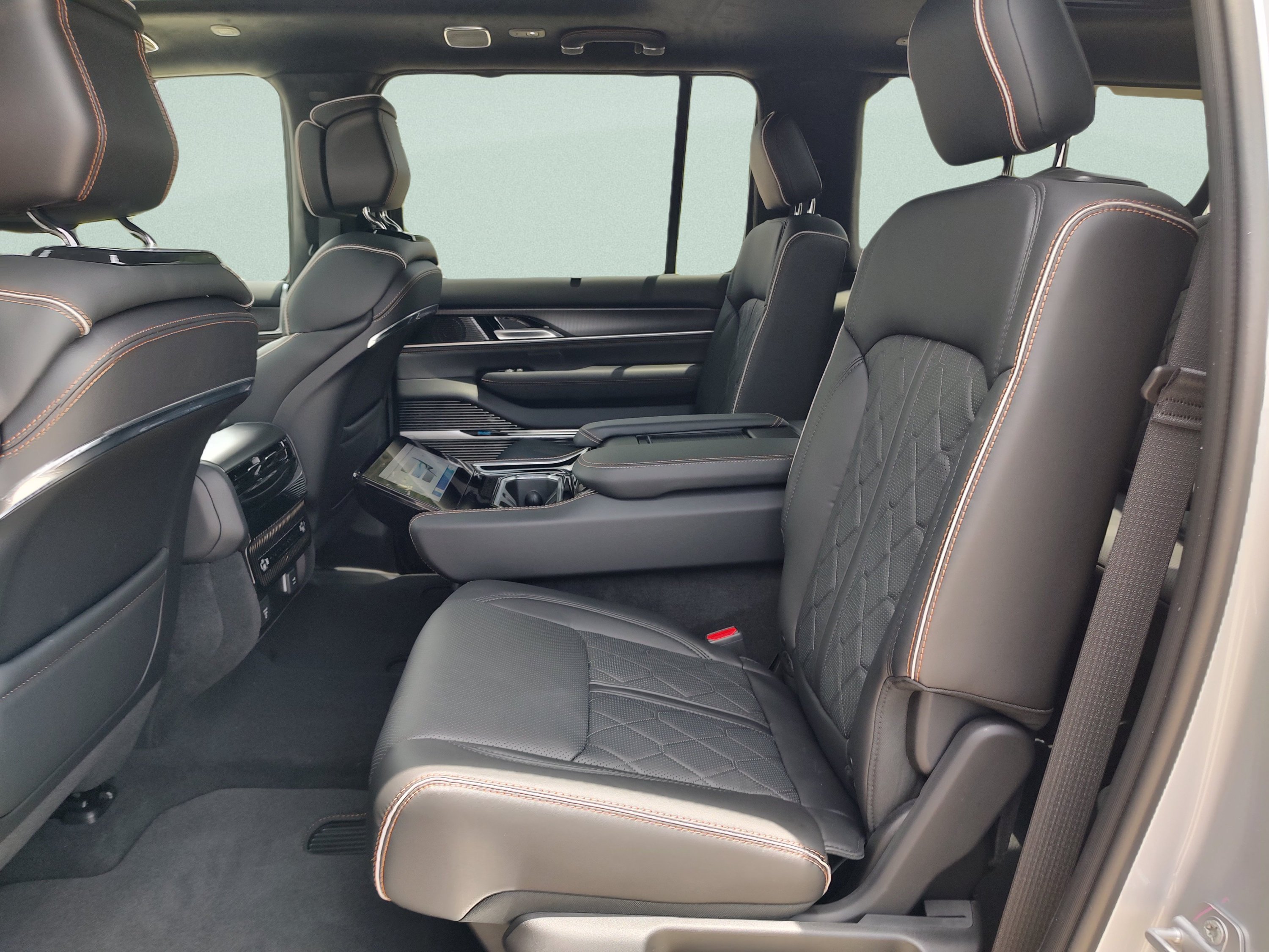 New 2026 Jeep Grand Wagoneer L Summit AWD/4WD image 28