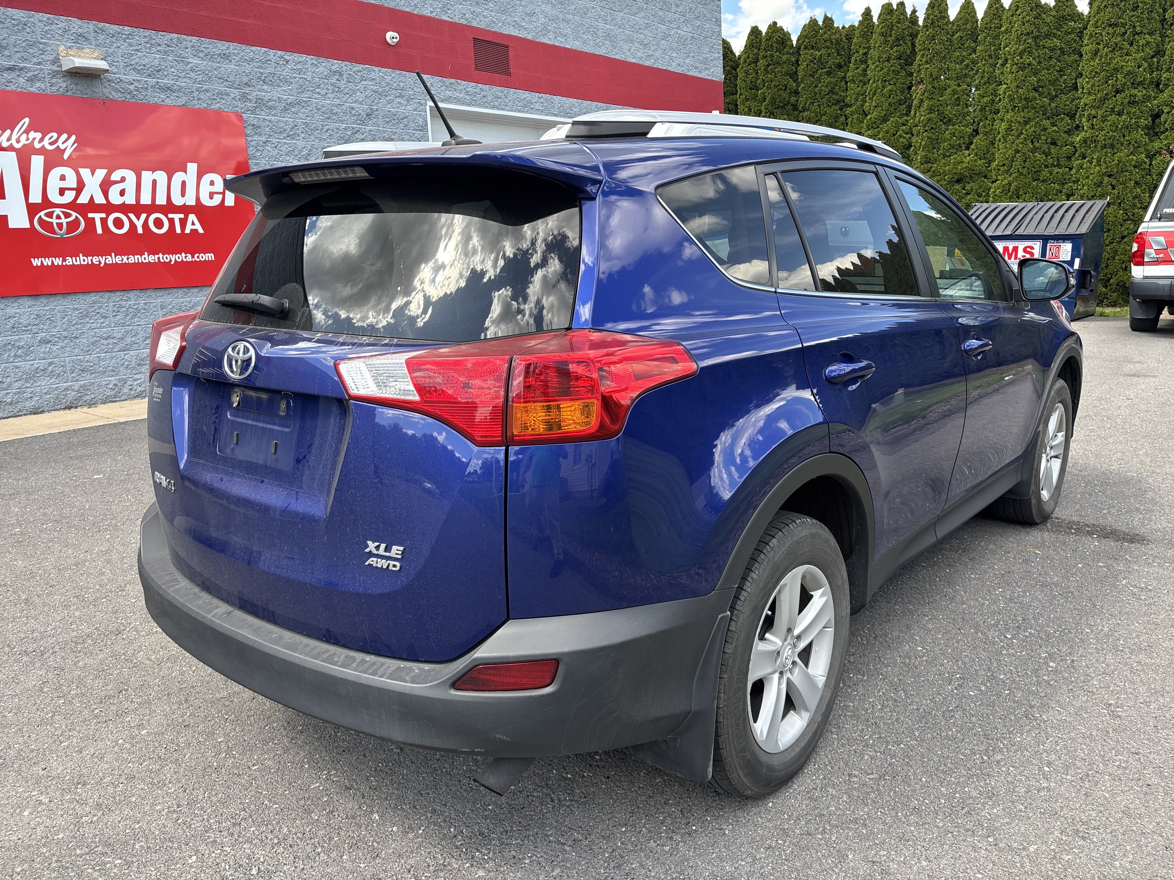 Used 2014 Toyota RAV4 XLE AWD/4WD image 3