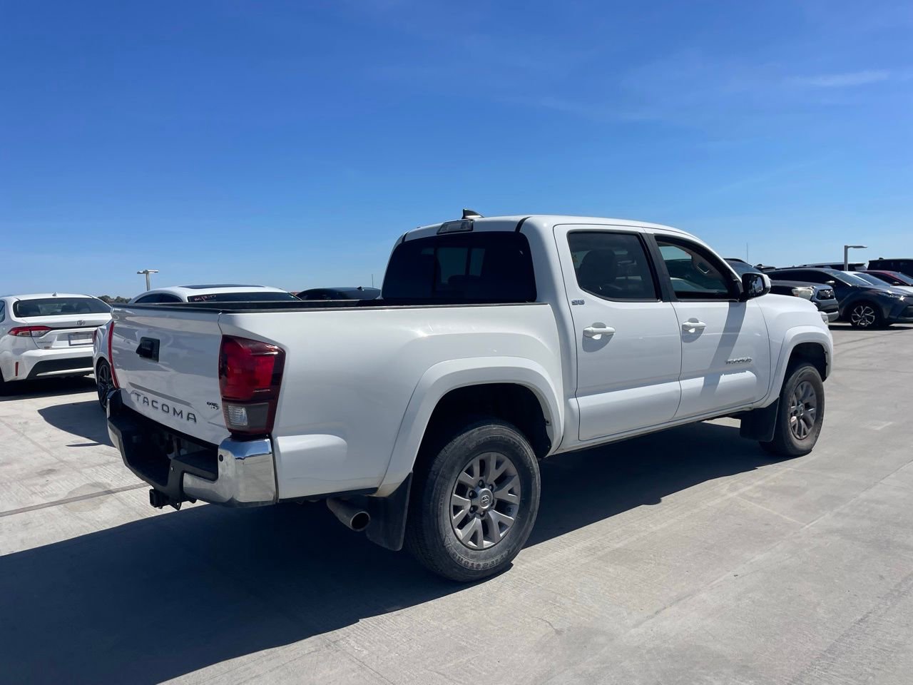 Used 2018 Toyota Tacoma SR5 image 3
