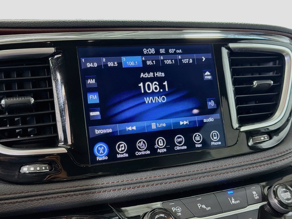 Used 2017 Chrysler Pacifica Limited w/ UConnect Theater Package FWD image 16