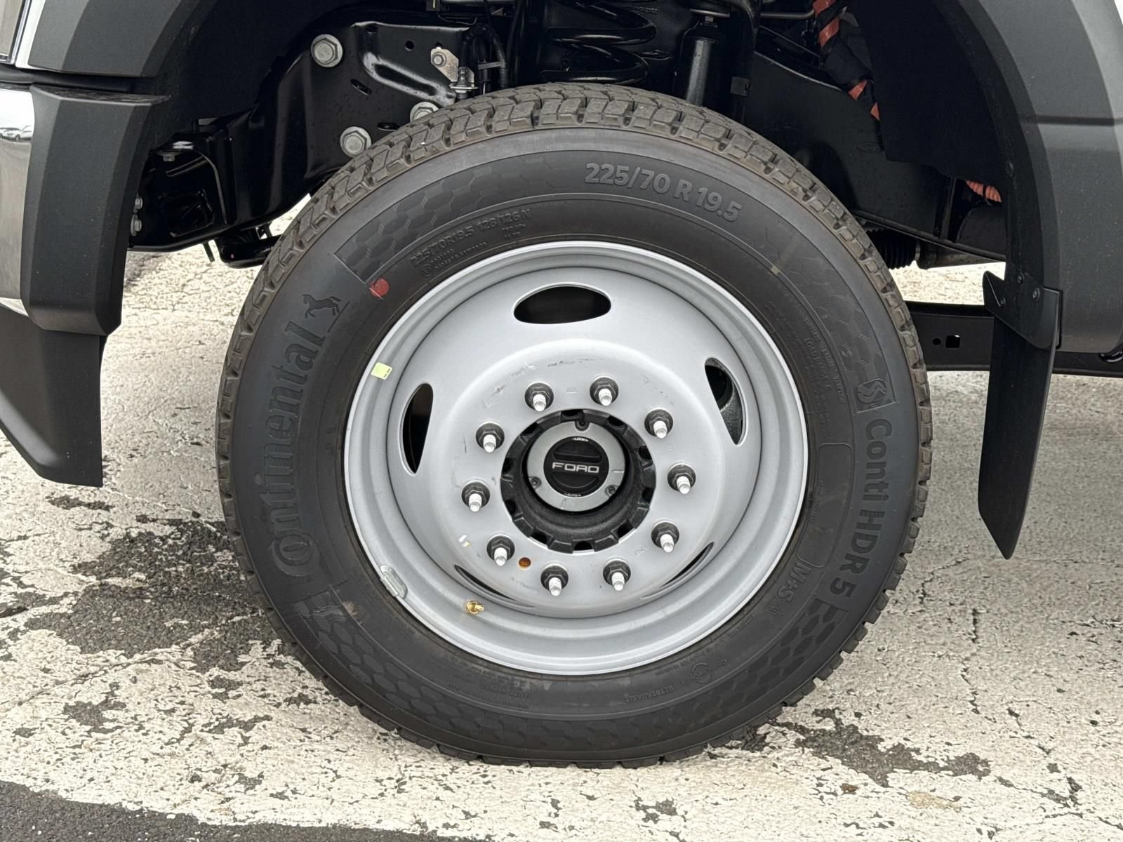 New 2026 Ford F550 4x4 Supercab Super Duty image 9