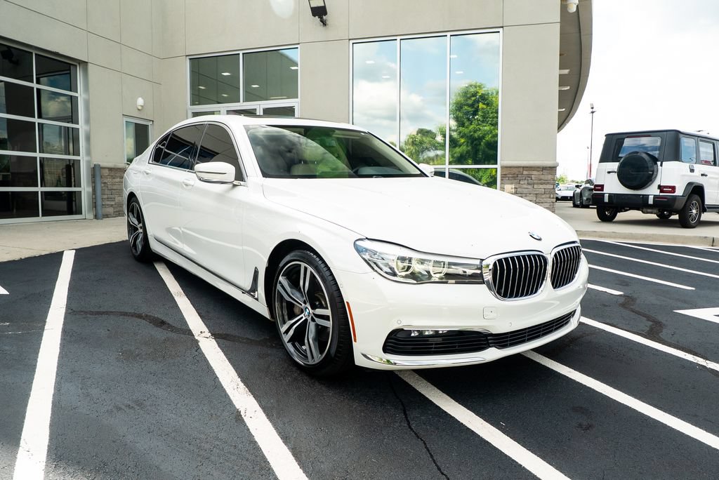 Used 2018 BMW 740i RWD image 7