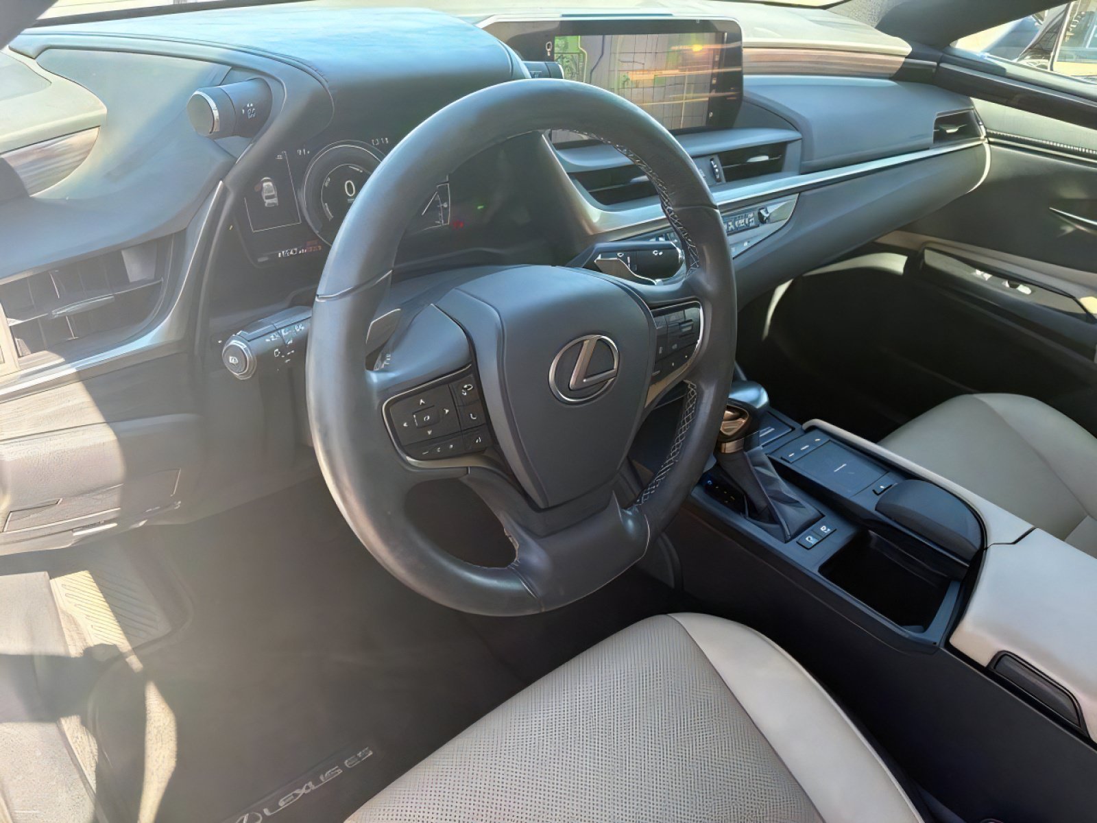 Used 2021 Lexus ES 300h w/ Premium Package FWD image 15