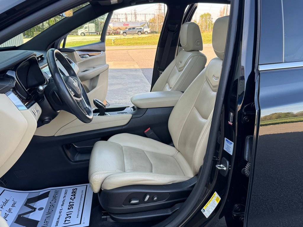 Used 2017 Cadillac XT5 Premium Luxury FWD image 31