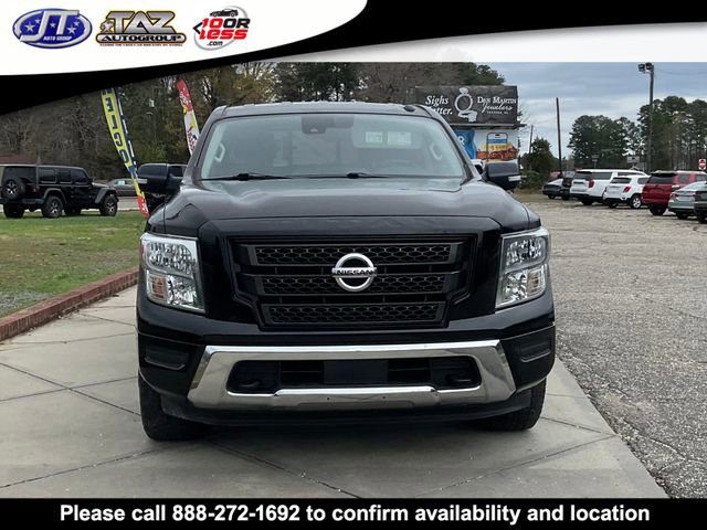 Used 2020 Nissan Titan SV image 2