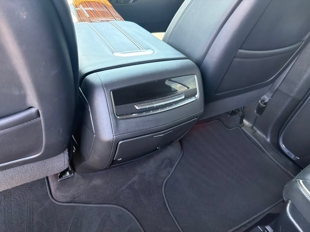 Used 2022 Cadillac Escalade ESV Premium Luxury AWD/4WD image 33