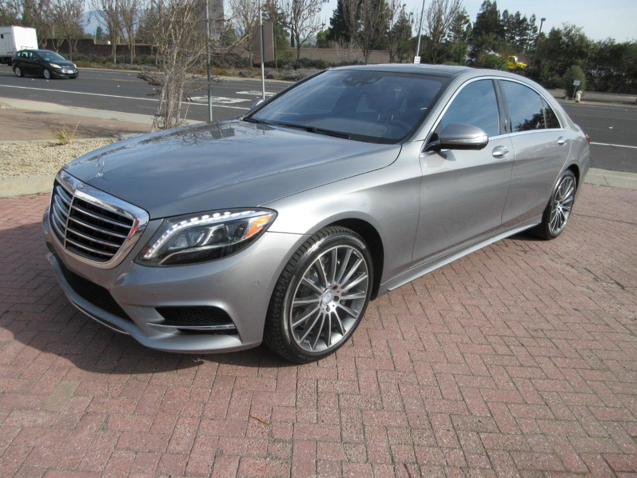 Used 2015 Mercedes-Benz S 550 Sedan image 1