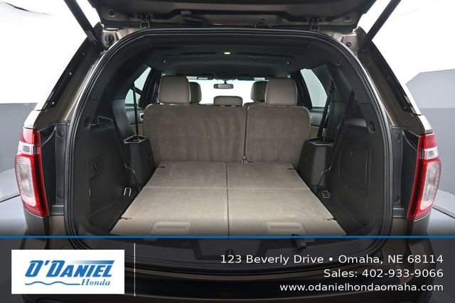 Used 2015 Ford Explorer XLT w/ Equipment Group 202B AWD/4WD image 38