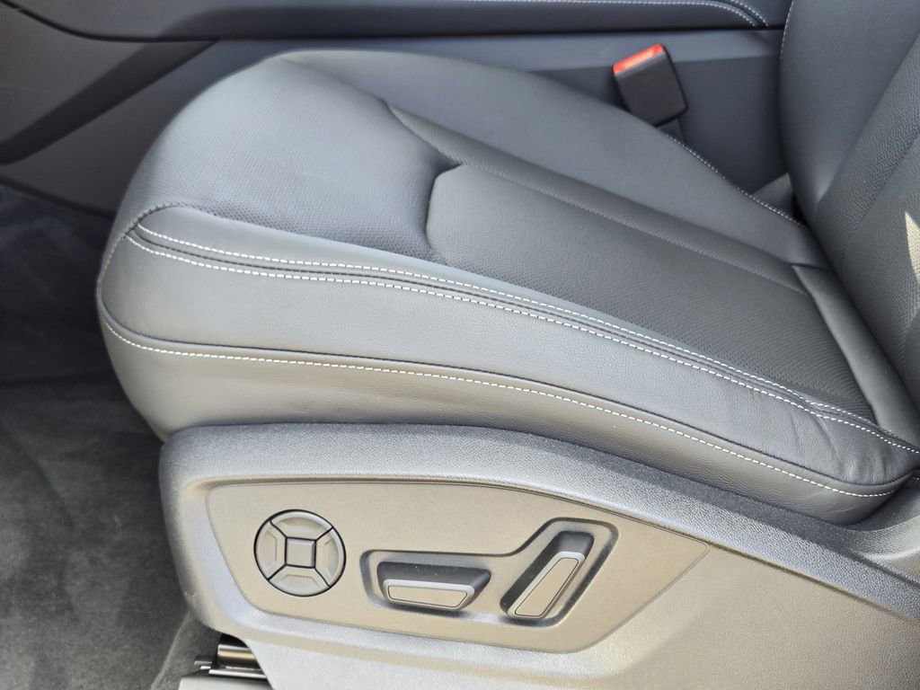 New 2026 Audi Q8 Premium Plus image 30