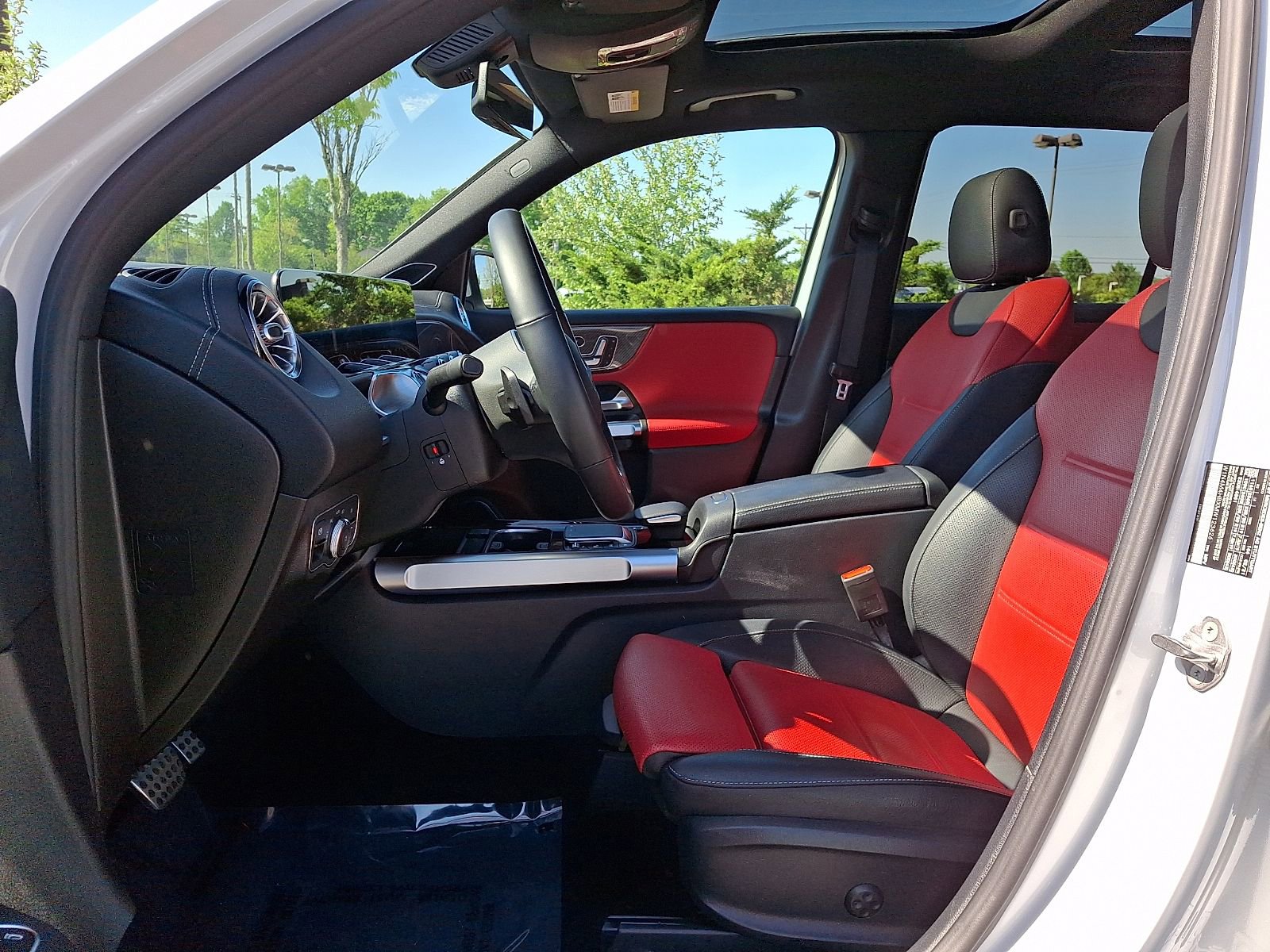 Certified 2021 Mercedes-Benz GLB 250 4MATIC image 13