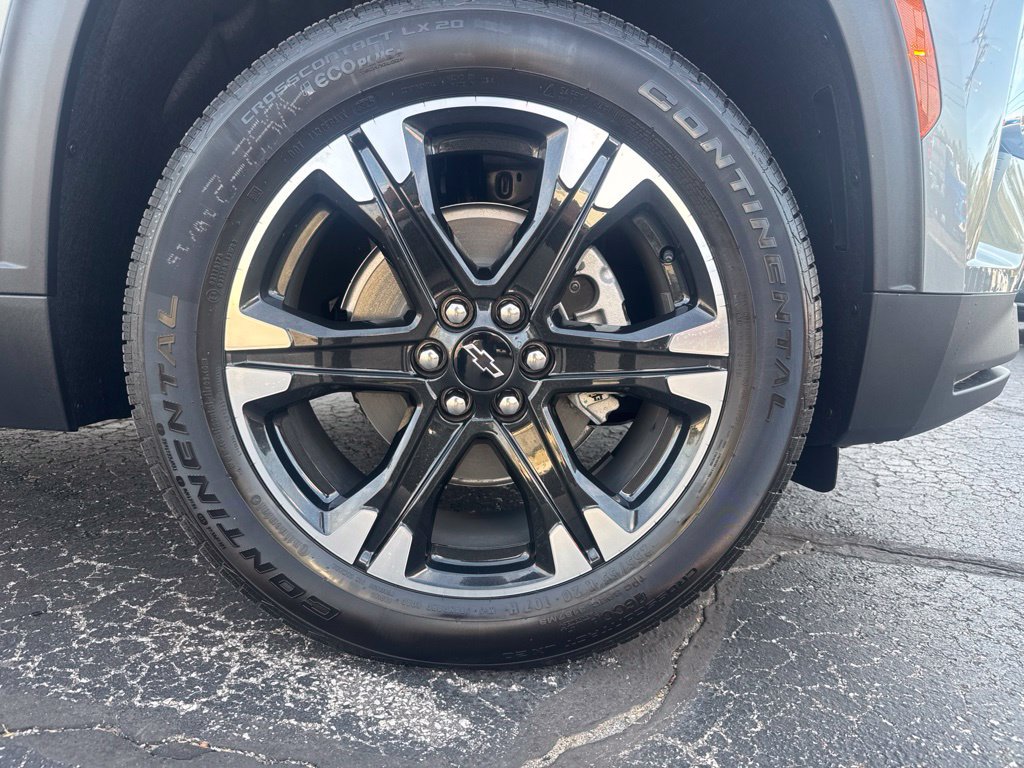 New 2027 Chevrolet Traverse LT AWD/4WD image 9