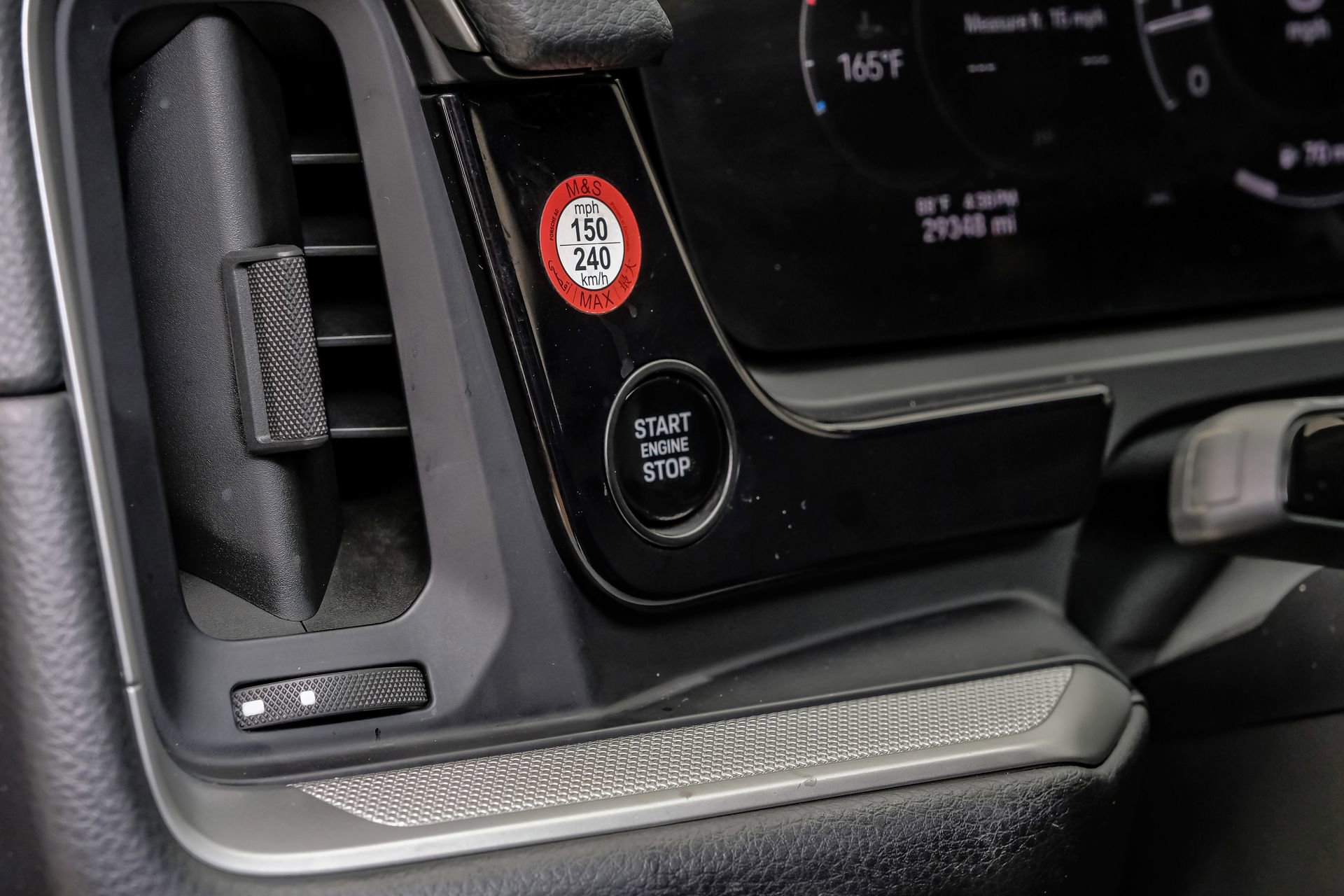 Used 2024 Porsche Cayenne Coupe image 25