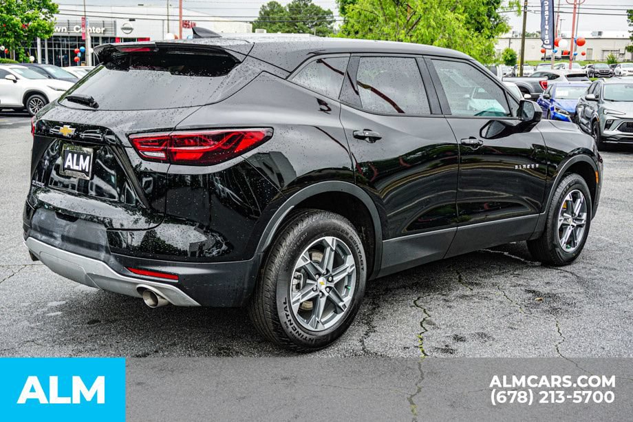 Used 2025 Chevrolet Blazer LT FWD image 6