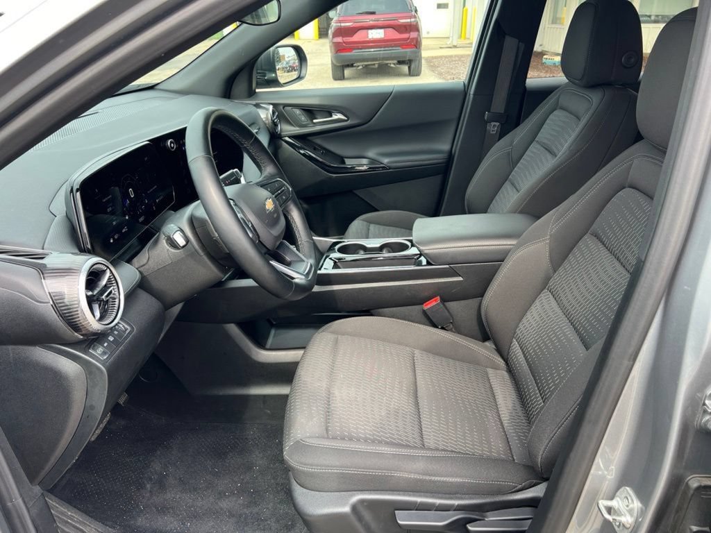 Used 2025 Chevrolet Equinox LT AWD/4WD image 18