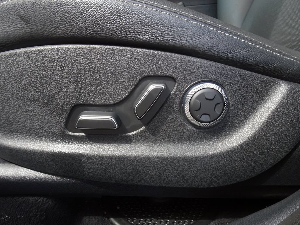 Used 2023 Genesis GV70 2.5T AWD/4WD image 9