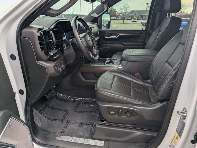 Used 2024 Chevrolet Silverado 3500 High Country w/ High Country Premium Package image 9