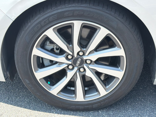 Used 2019 Lincoln Continental Premiere FWD image 12