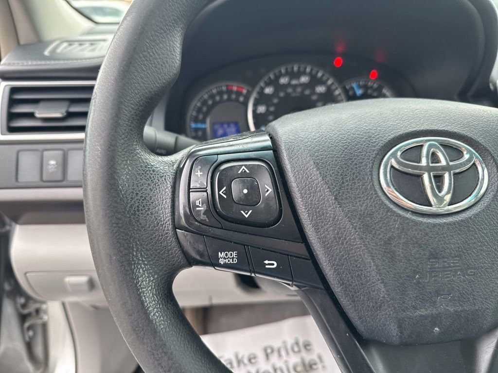 Used 2015 Toyota Camry LE image 13
