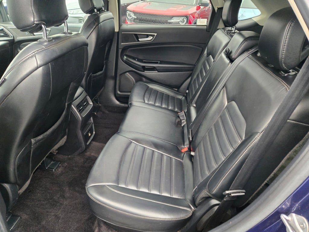 Used 2016 Ford Edge SEL w/ Equipment Group 201A AWD/4WD image 16