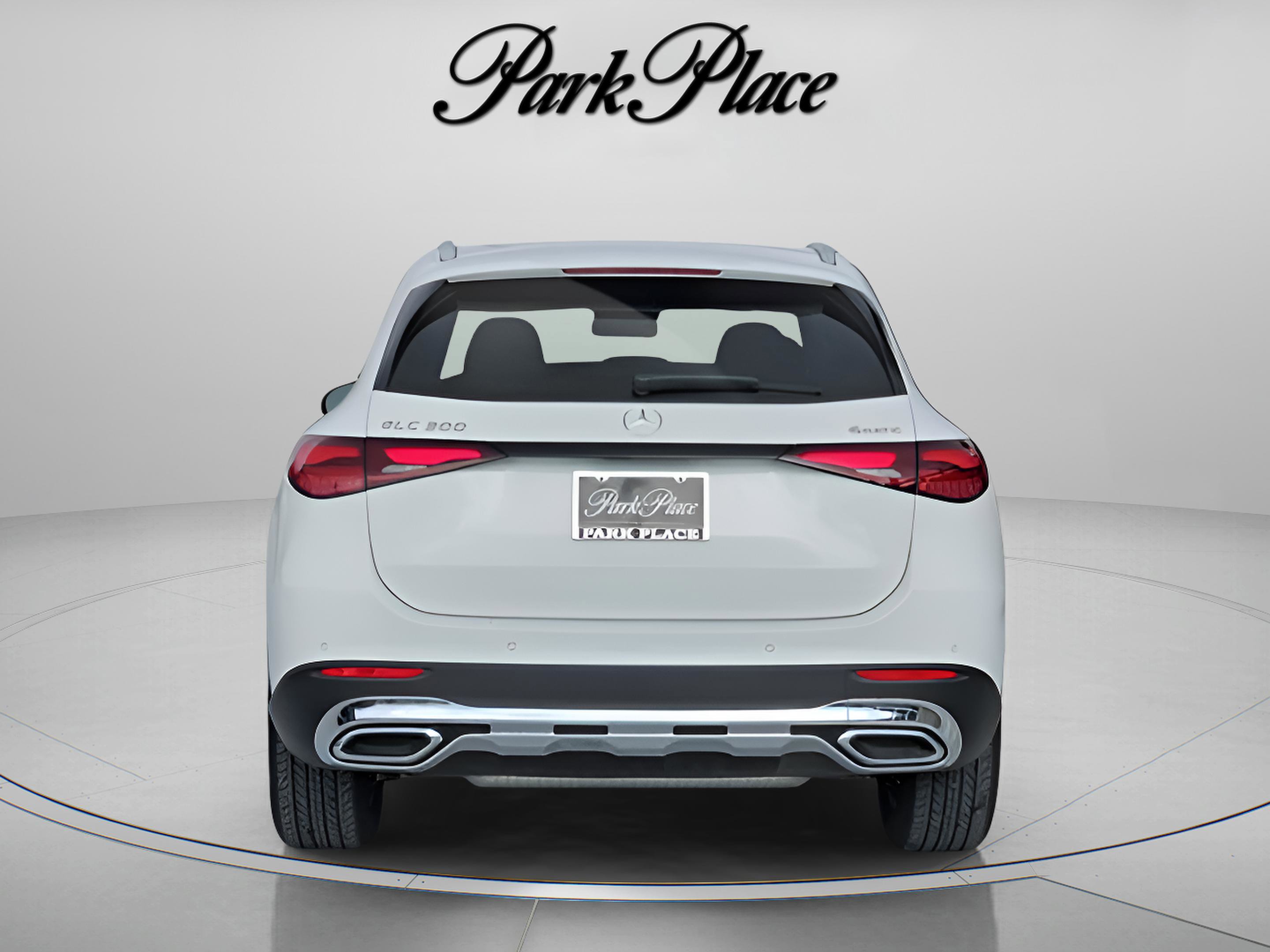 Certified 2025 Mercedes-Benz GLC 300 4MATIC image 4