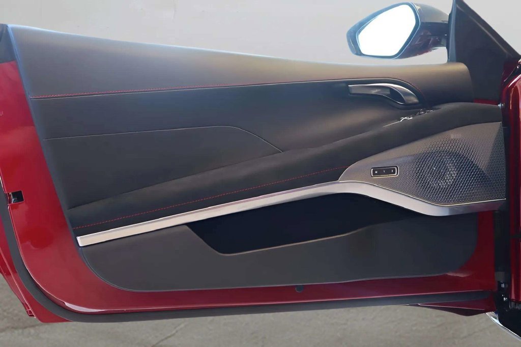 Used 2025 Lotus Emira RWD image 10