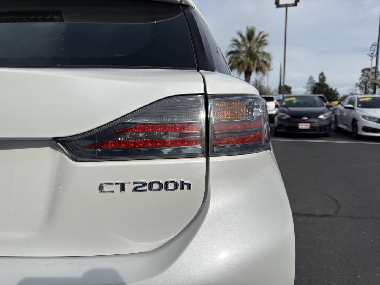 Used 2013 Lexus CT 200h w/ Premium Pkg w/Navigation FWD image 28